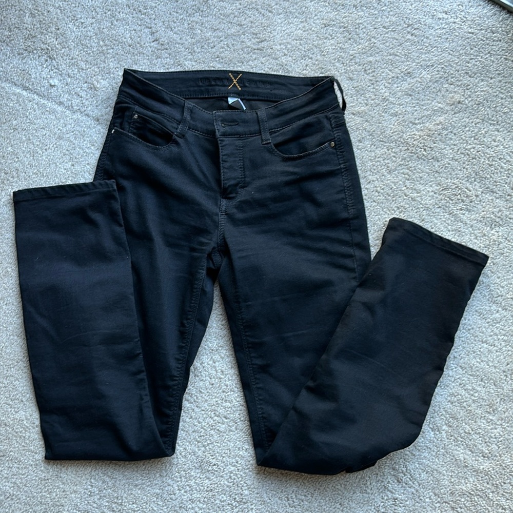 Dream jeans. Black. Stretchy. Size 26/27 US.